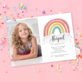Farbige Regenbogenkalligraphie Foto Kindergeburtst Einladung