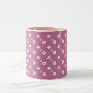 Farbige Retrostil-Tasse im variierbaren Farbhinter Zweifarbige Tasse