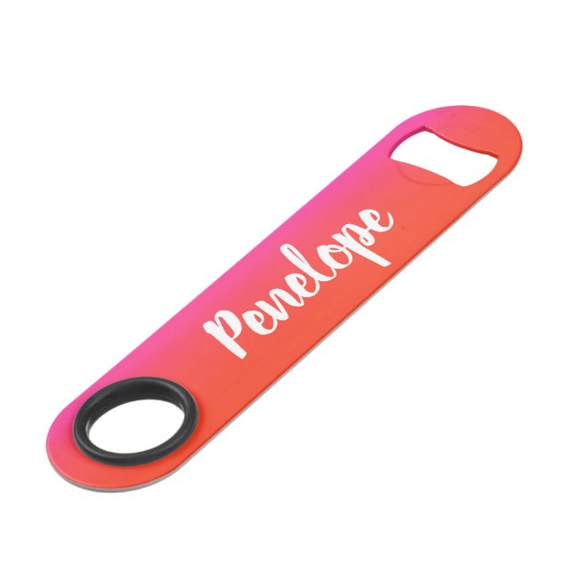 Farbige rote Farbe Rosa Monogramm Name Speed Flaschenöffner (Vorderseite Schrägansicht)