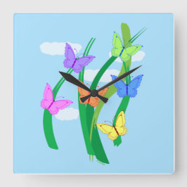 Farbige Schmetterlinge und Himmel Quadratische Wanduhr