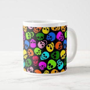 Farbige Skulls Muster in schwarz Jumbo-Tasse