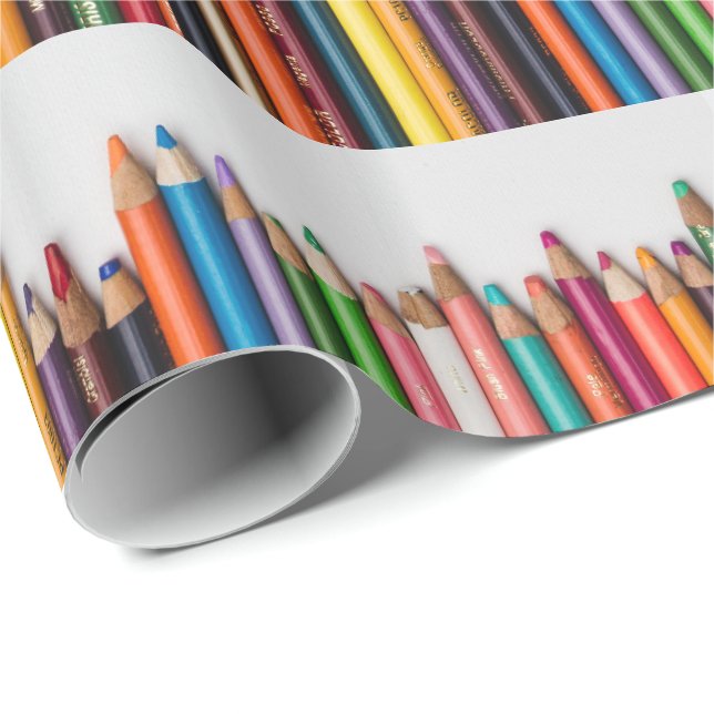 Farbige Stifte, Farben, mehrfarbige Künstlerwerkze Geschenkpapier (Rolleneckpunkt)