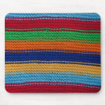 Farbige Strickstreifen Mousepad<br><div class="desc">Vielfarbige Stripes aus Gewirken in grün,  rot,  orange,  hellblau,  gelb und dunkelblau,  Wolltextur. Fotografie.</div>