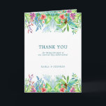 Farbige tropische Blumenborder Dankeskarte<br><div class="desc">Drücken Sie Ihre Dankbarkeit gegenüber Ihren Hochzeitsgästen mit unseren personalisierten Dankeskarten aus,  die mit lebendigen Wasserfarben,  tropischen Blüten und einer schicken Umrandung vor einem ruhigen weißen und blauen Hintergrund geschmückt sind.</div>