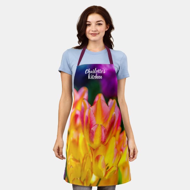 Farbige Tulip-Blume Schürze (Getragen)