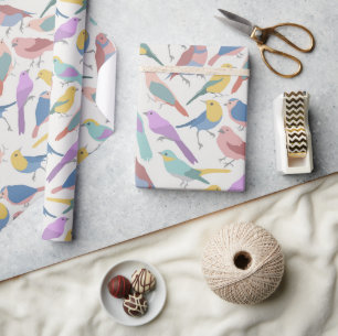 Farbige Vögel mit weißer Rückenlehne, Babydusche Geschenkpapier