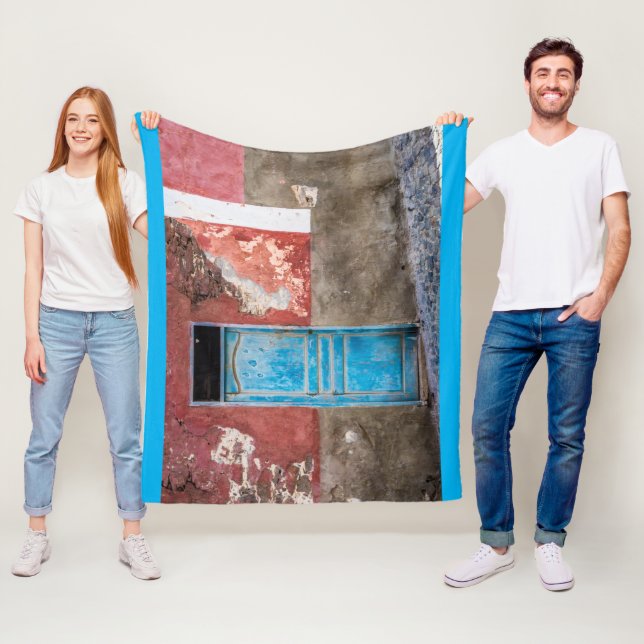 Farbige Wand mit blauer Tür Fleecedecke (Beispiel)