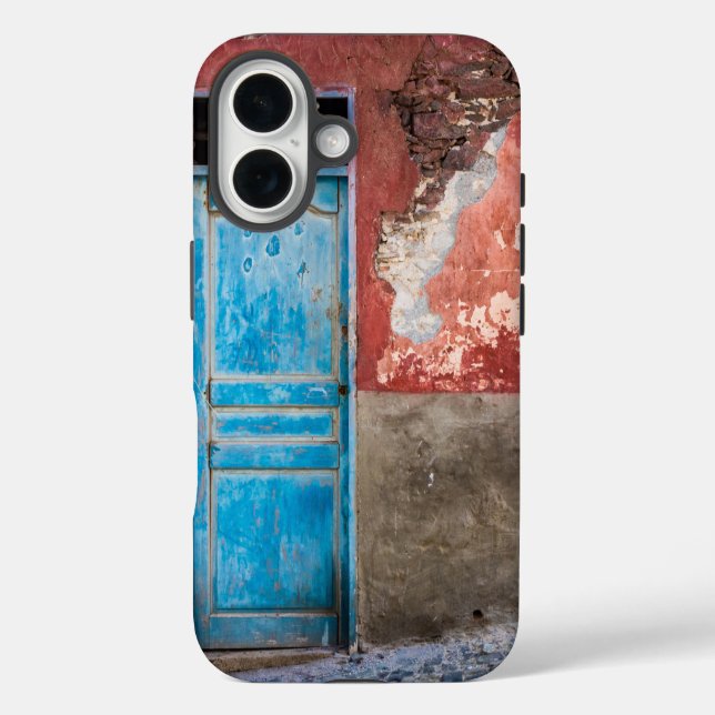 Farbige Wand mit blauer Tür iPhone 16 Hülle (Rückseite)