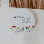 Farbige Wildblume Mama zu sein Button<br><div class="desc">Diese farbenfrohe Wildblume Mama zum Knopf ist perfekt für Ihre einfache, skurrile, boho Regenbogensommerdusche. Die hellen, zauberhaften Rosa-, Gelb-, Orange- und Goldfloralen verleihen diesem Produkt das Gefühl eines minimalistischen, eleganten und Vintagen Hippie-Frühlinggartens. Das moderne Design ist künstlerisch und zart und zeigt eine klassische erdige Wiese in Aquarell. Egal, für welchen...</div>