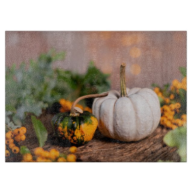 Farbiger Herbst Bounty White Pumpkin Schneidebrett (Vorderseite)
