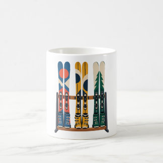 Farbiger Kaffee-Mug mit Skiverleihregal Kaffeetasse