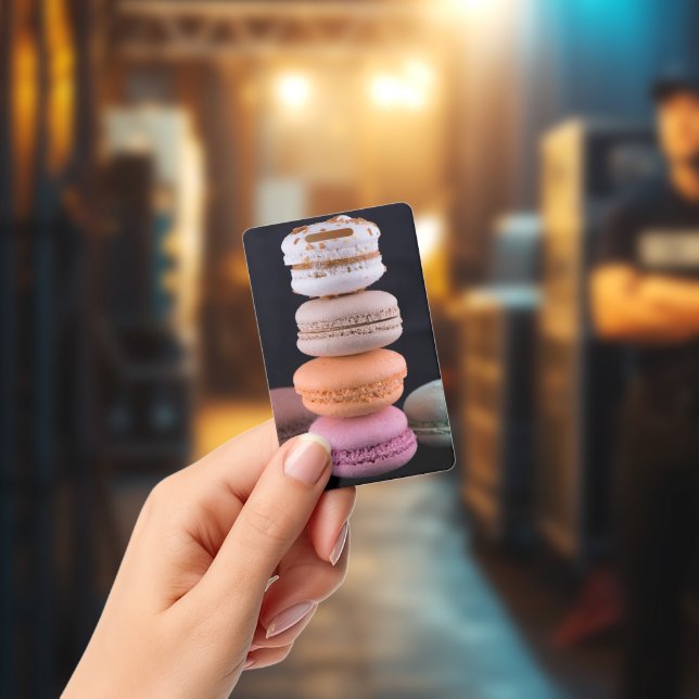 Farbiger Stapel französischer Macarons Ausweis (Konzert)