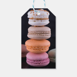 Farbiger Stapel französischer Macarons Geschenkanhänger