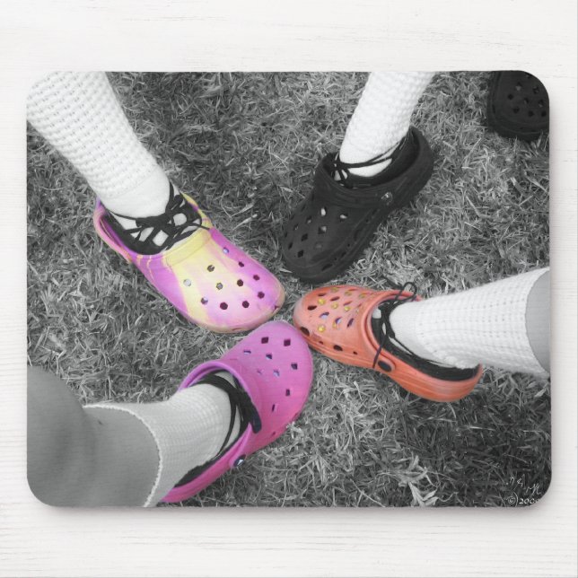 Farbiges Crocs u. weiche Schuhe Mousepad (Vorne)