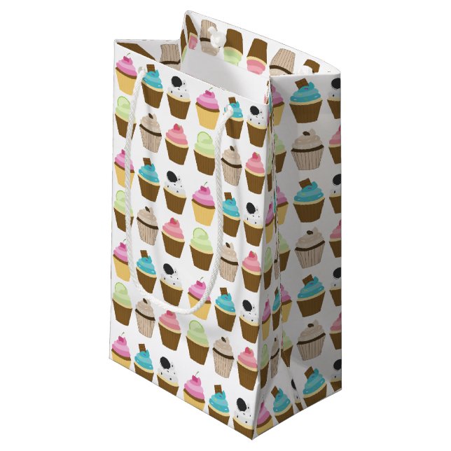 Farbiges Cupcakes-Muster Kleine Geschenktüte (Vorderseite Schrägansicht)