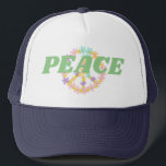 Farbiges Friedenszeichen Truckerkappe<br><div class="desc">Retro zarte Blume in niedlichen Pastellfarben,  blau,  pfirsichfarben,  gelb,  lila lila Lavendel,  versammelt in einem skurrilen Hippie-Friedenszeichen Blumenkranz. Retro arbeitet mit dem Design des Friedenszeichens.</div>