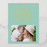 Farbiges helles Weihnachten Weihnachtsgeometrisch  Folien Feiertagspostkarte<br><div class="desc">Farbenfroh leuchtend lustige reale Folie Drehbuch Weihnachten Weihnachtsgeometrie Typografie Foto Urlaubsplanung. Rot,  Grün,  Marineblau und Rosa.</div>