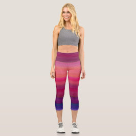 Farbiges Muster aus blauem Rot-Streifen Capri Leggings