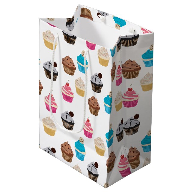 Farbiges Niedliches Cupcakes-Muster Mittlere Geschenktüte (Vorderseite Schrägansicht)