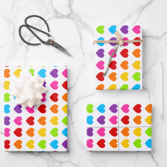 Farbiges Regenbogen-Herzmuster Geschenkpapier Set (Vorderseite)