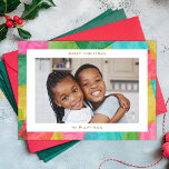 Farbiges Tissue Horizontales Weihnachtsgeschenk -  Feiertagskarte<br><div class="desc">Diese lustige, helle Weihnachtskarte zeichnet sich durch ein farbenfrohes Tissue-Design aus, das überlagert wird und ein schlaues, dezentes Aussehen hat. Auf der Rückseite befindet sich ein passendes Design aus überlagerten Weihnachtsbäumen. Dieses helle Design weckt ein Gefühl von Verspieltheit, Lachen und Kindheit Freude in den einfachen Dingen. *Kunstwerk, das ausschließlich von...</div>