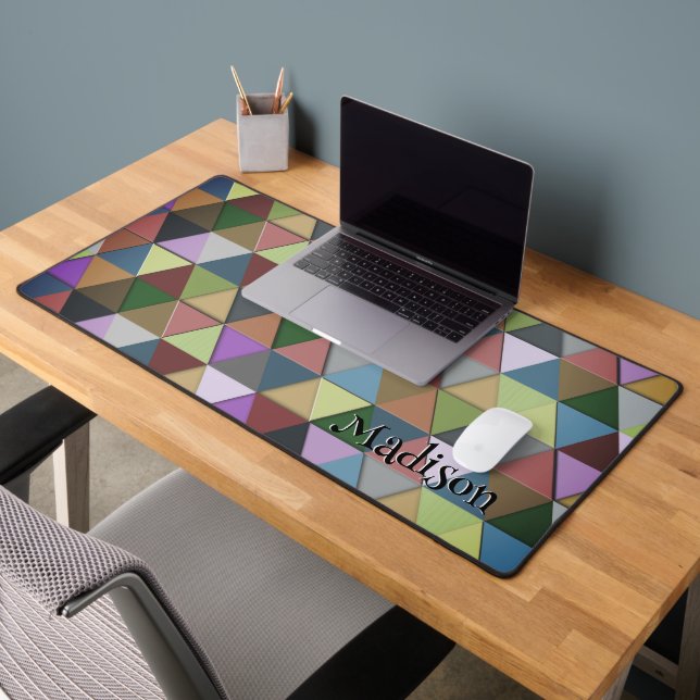 Farbiges Triangle-Retrogeometrie-Muster Monogram Schreibtischunterlage (Büro 2)