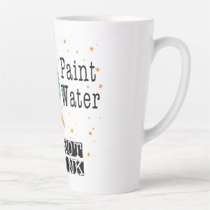 Farbiges Wasser nicht trinken Milchtasse