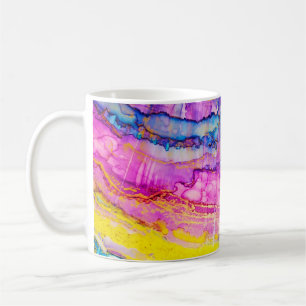 Farbiges Wolkenmakro, Tintenfisch Spritzer. Kaffeetasse