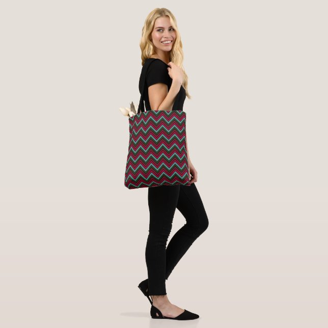 Farbiges Zickzack Zickzackmuster Tasche (Am Model)