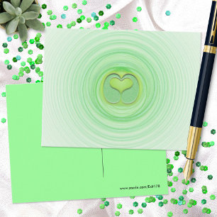 Farbintensives grünes Herz Spiral-Vermisse-Dich Postkarte