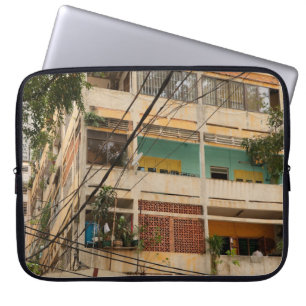 Farbintensives Vintage-Gebäude - Vietnamgealtert, Laptopschutzhülle