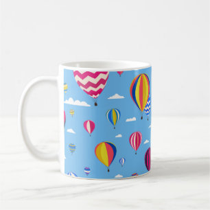 Farbnahtloses Muster mit Luftballons und cl Kaffeetasse