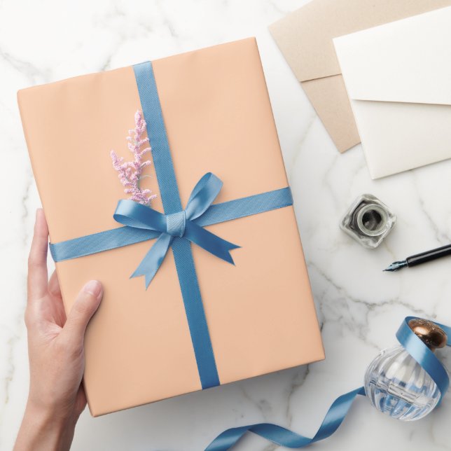 Farbton mit schlichtem Lichtpfirsichfarben Geschenkpapier (Schenken)