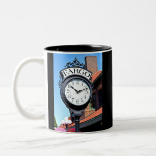 Fargo Clock Zweifarbige Tasse