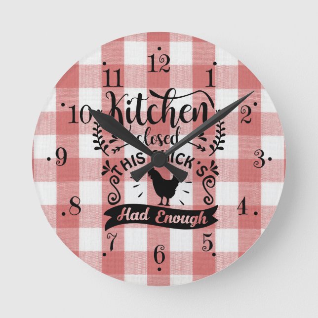 Farmhouse Red And White Gingham Kitchen Wall Clock Runde Wanduhr (Vorderseite)