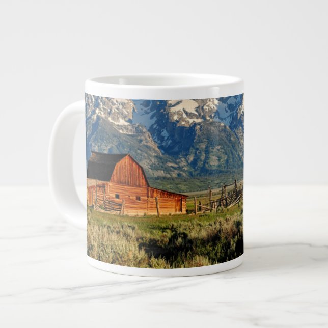 Farms | Barn Shadowed by Snow Capped Mountains Jumbo-Tasse (Vorderseite Links)