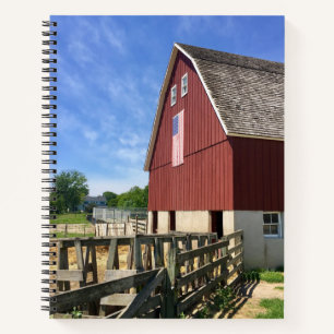 Farms Red Barn With American Flag Notizbuch