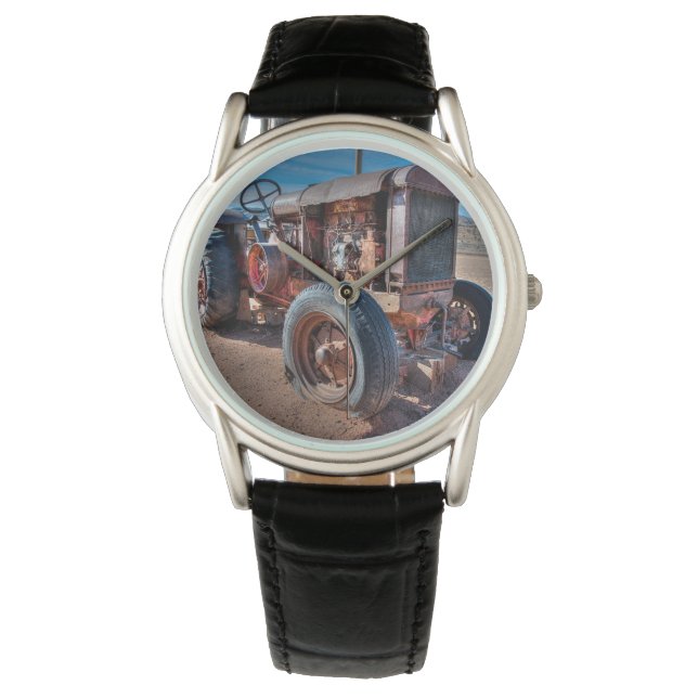 Farms Rusty Antique Tractor Armbanduhr (Vorderseite)
