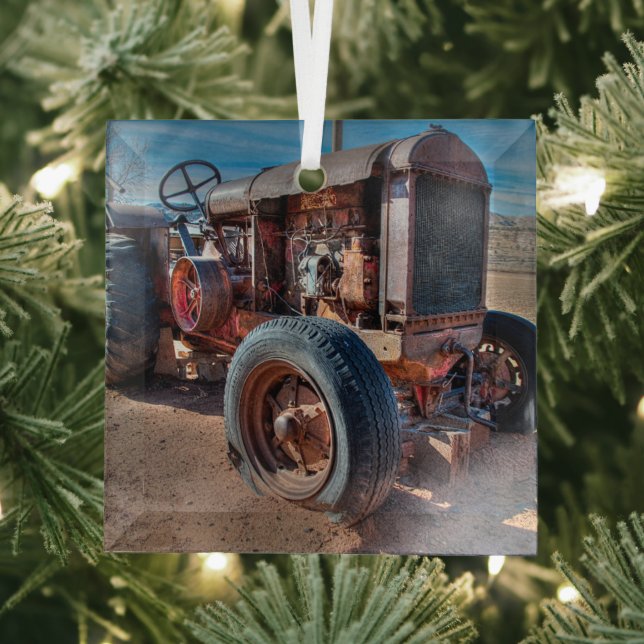 Farms Rusty Antique Tractor Ornament Aus Glas (Insitu)