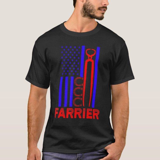 Farrier Horseshoe Hoof Trimming Equine Shooting 2 T-Shirt (Vorderseite)
