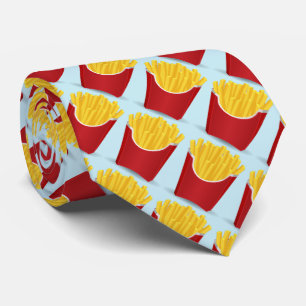 Fast Food, Kartoffelchips mit blauem Hintergrund Krawatte