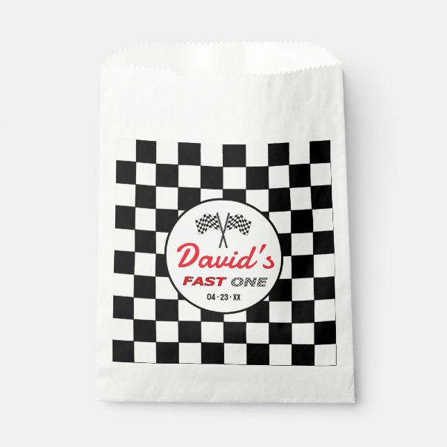 Fast ONE | Black White Race Car Flags Birthday  Geschenktütchen (Vorderseite)