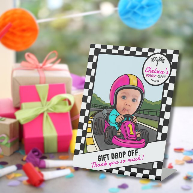 Fast ONE Pink | Custom Photo Gift Drop-Off Sockelschild (Von Creator hochgeladen)