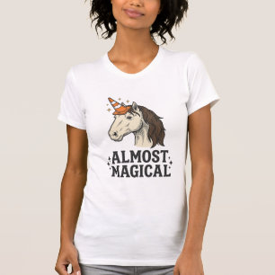 Fast schon magischer Einhorn-Kegel Vintage Grafik  T-Shirt
