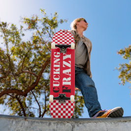 Faules rotes und weißes Schachbrett Skateboard