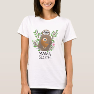 Faultier-Mama hält Faultier-Baby im Regenwald T-Shirt