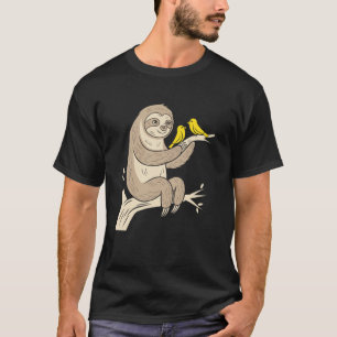 Faultier mit Vögeln Entspannte Naturszene T-Shirt