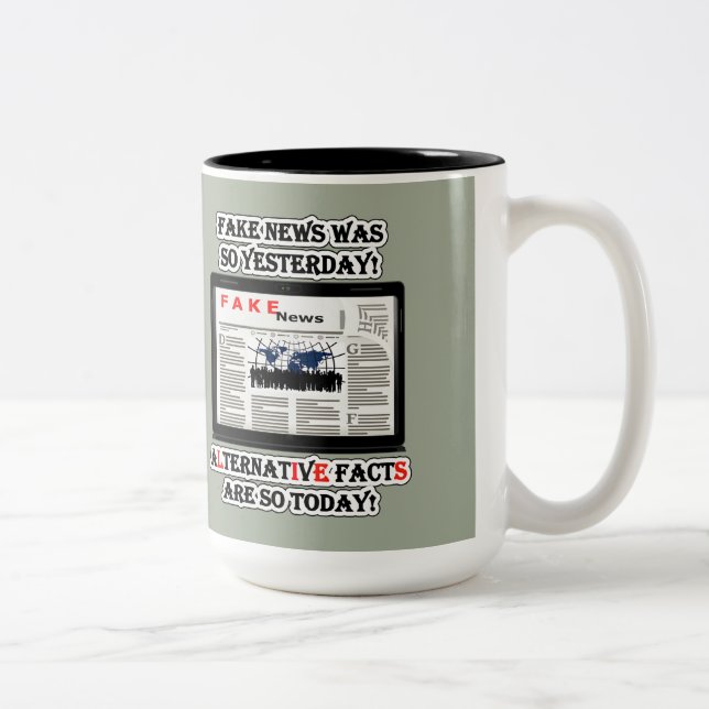 Fausses nouvelles et faits alternatifs 15 oz Mug à (Droit)
