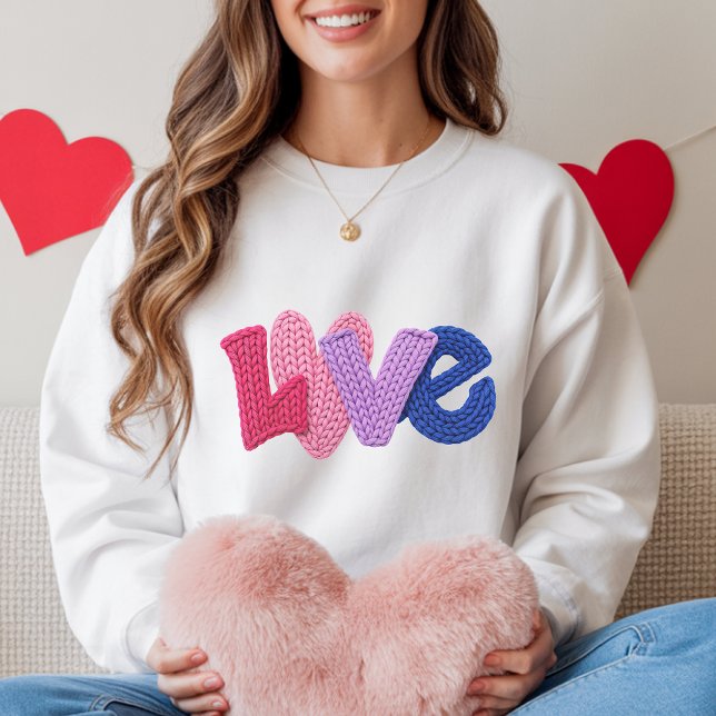Faux Crochet Love Design Sweatshirt (Créateur téléchargé)