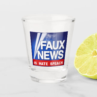 Faux News Schnapsglas
